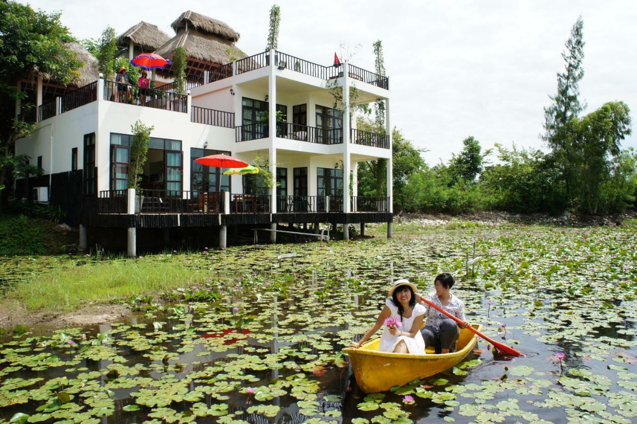 Golden Lake View Boutique Resort Kanchanaburi Exterior foto