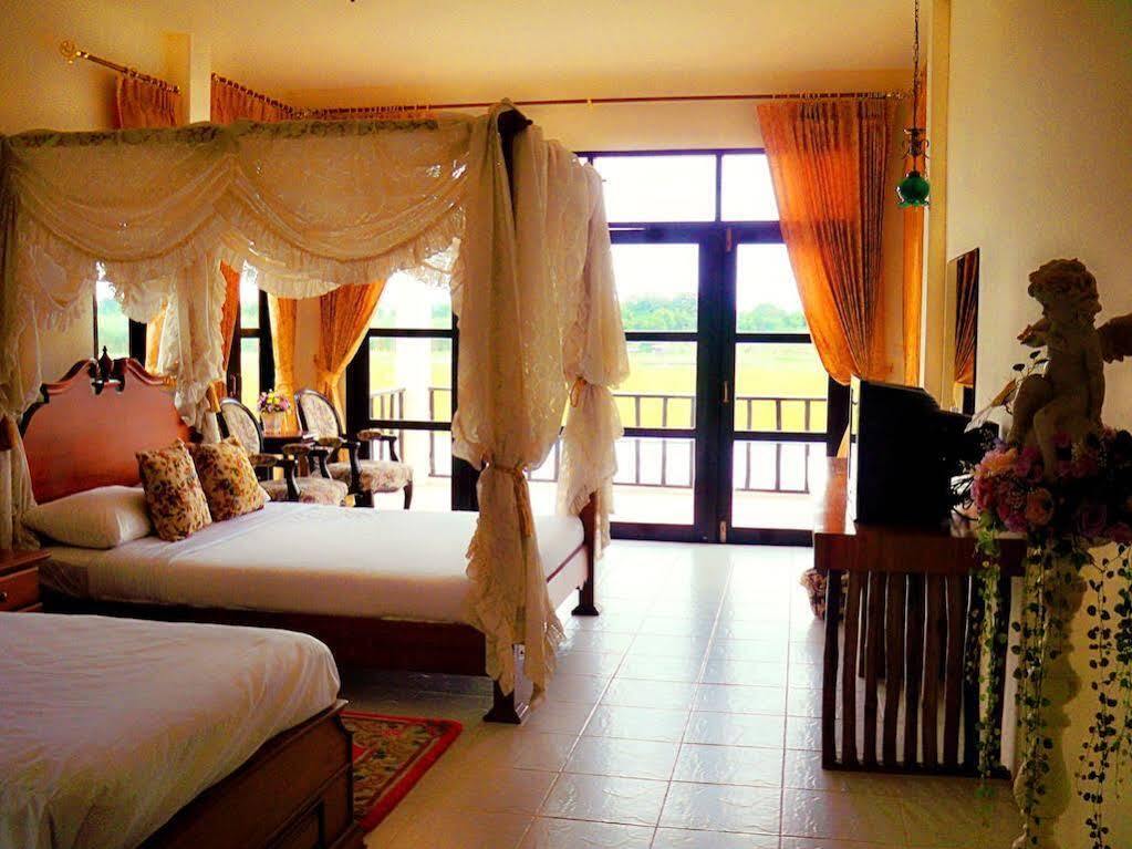 Golden Lake View Boutique Resort Kanchanaburi Exterior foto